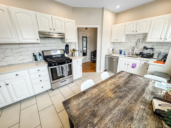 $6,800 | 107 Columbia Street, Unit 3, Cambridge, MA 02139