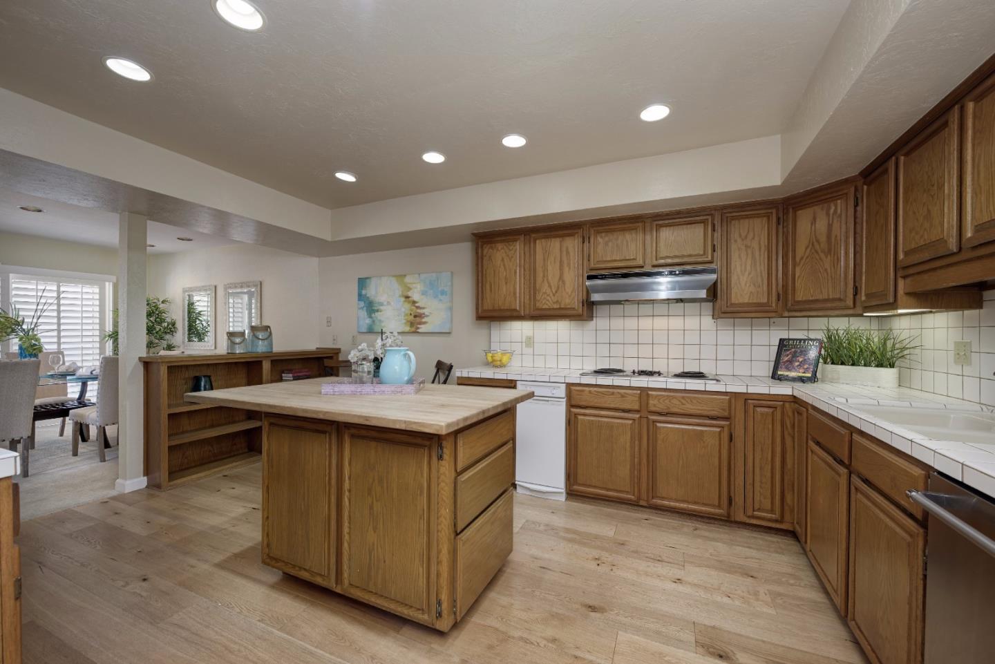 100 Rio Vista Los Gatos, CA 95032 - Photo 5 of 19