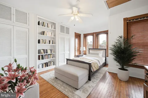 $995,000 | 406 10th Street Southeast, Washington, DC 20003