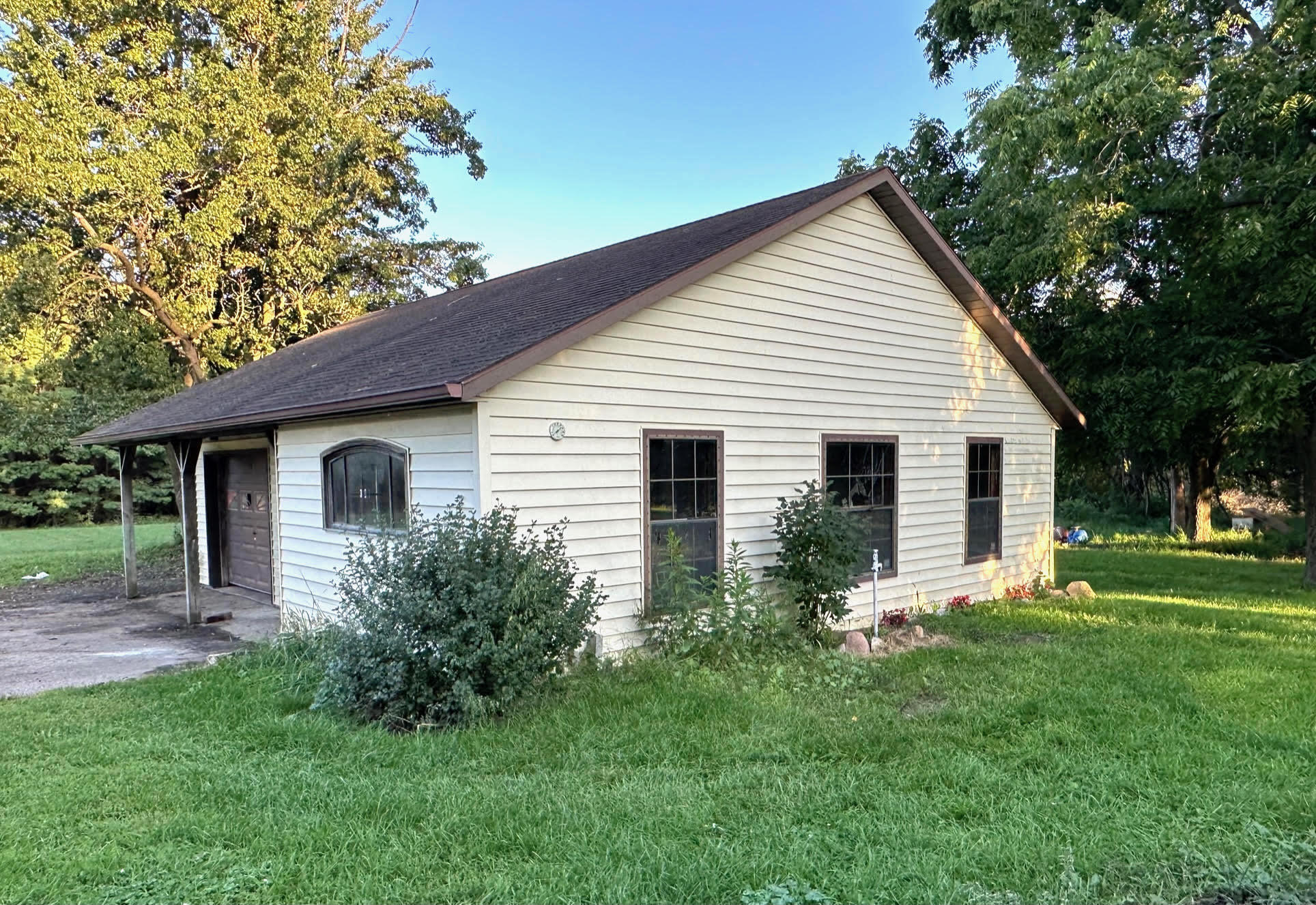 1917 West Blanchard Road Mount Pleasant, MI 48858 - Photo 5 of 25 5