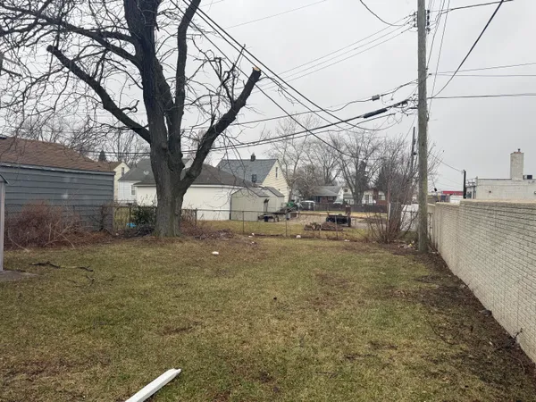 $117,400 | 22732 Rosalind Avenue, Eastpointe, MI 48021