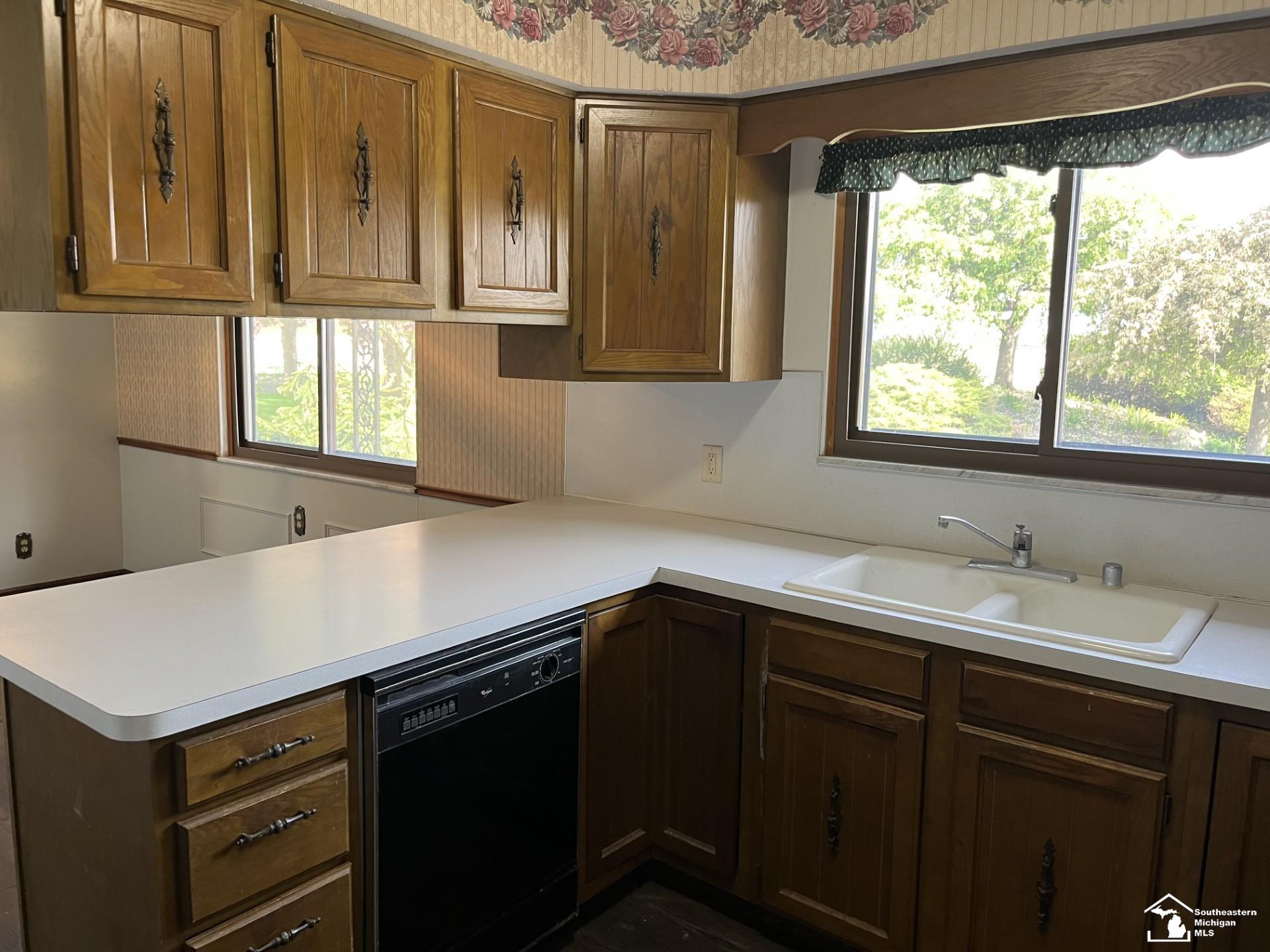 1303 West Erie Road Temperance, MI 48182 - Photo 12 of 30