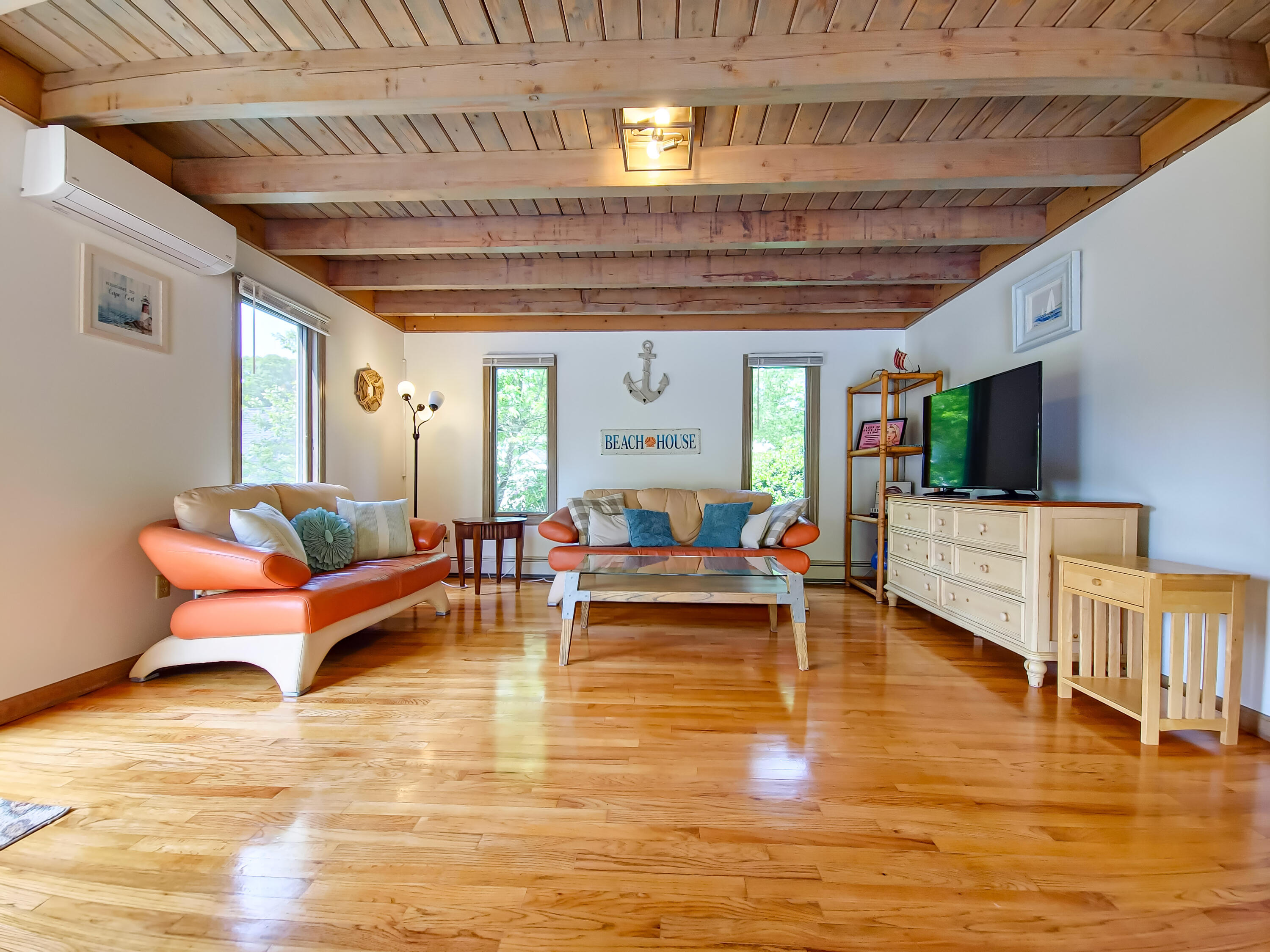 30 Norris Path Teaticket, MA 02536 - Photo 8 of 39 Living Room