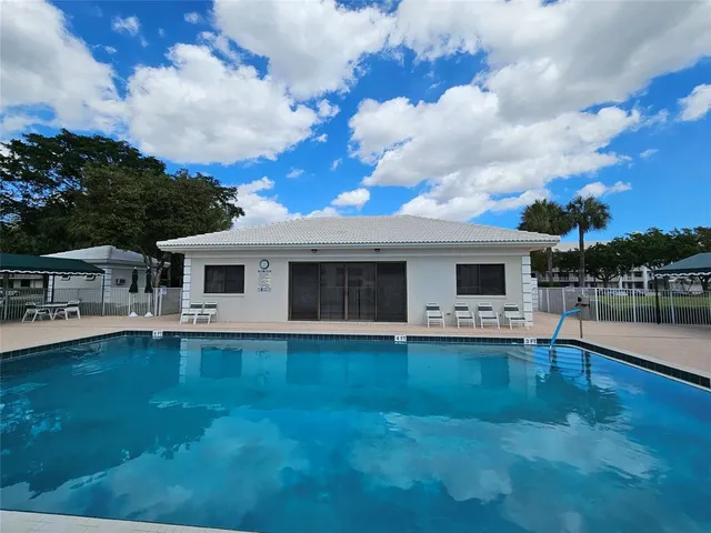 $265,000 | 6085 Balboa Circle, Unit 303, Boca Raton, FL 33433