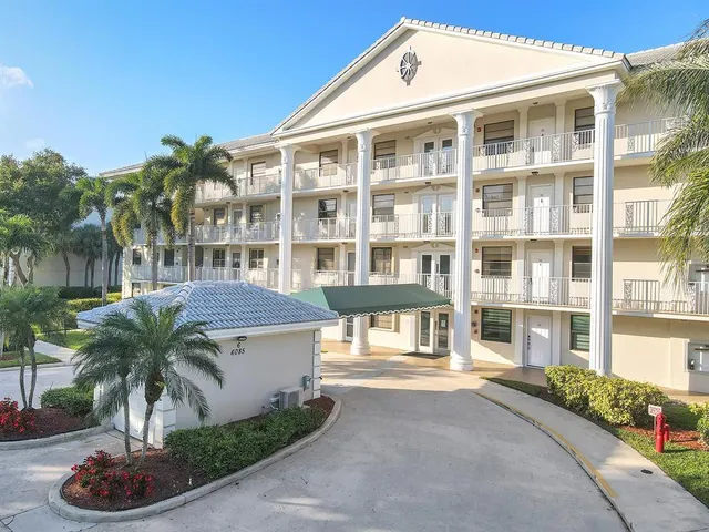 $265,000 | 6085 Balboa Circle, Unit 303, Boca Raton, FL 33433