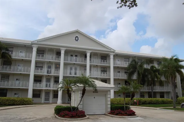 $265,000 | 6085 Balboa Circle, Unit 303, Boca Raton, FL 33433