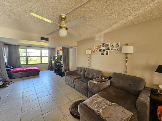 $265,000 | 6085 Balboa Circle, Unit 303, Boca Raton, FL 33433