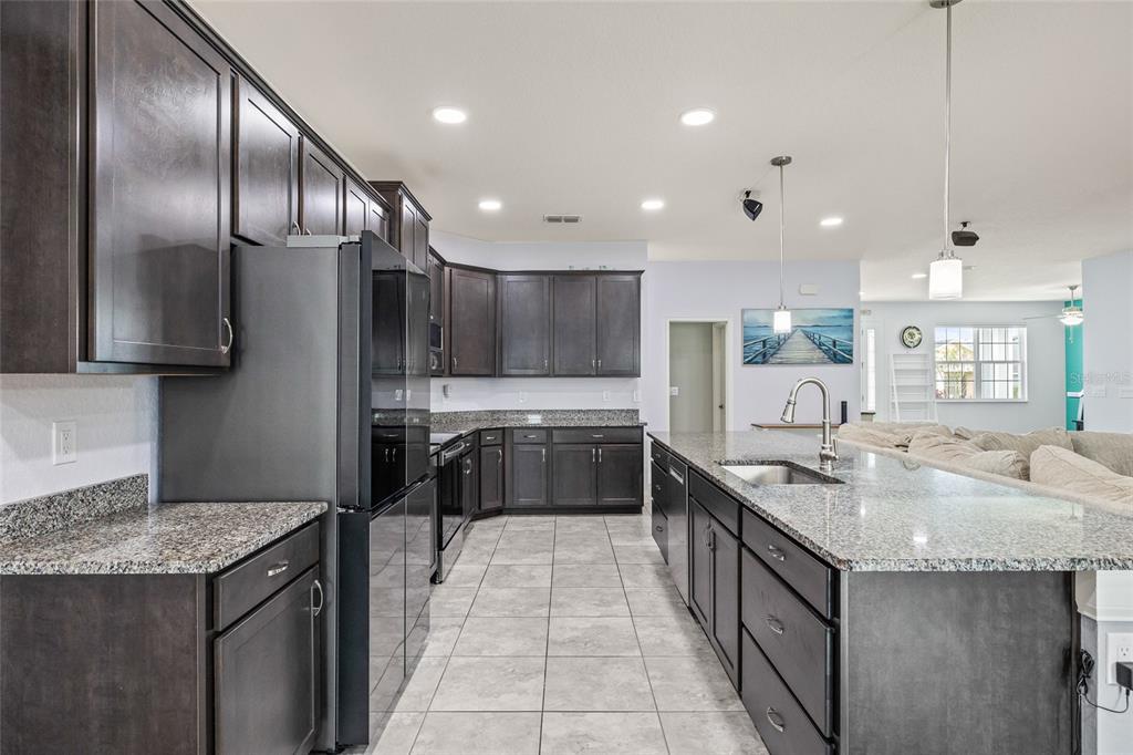 5811 Valentino Way Lakeland, FL 33812 - Photo 19 of 48 Gallery Image 19