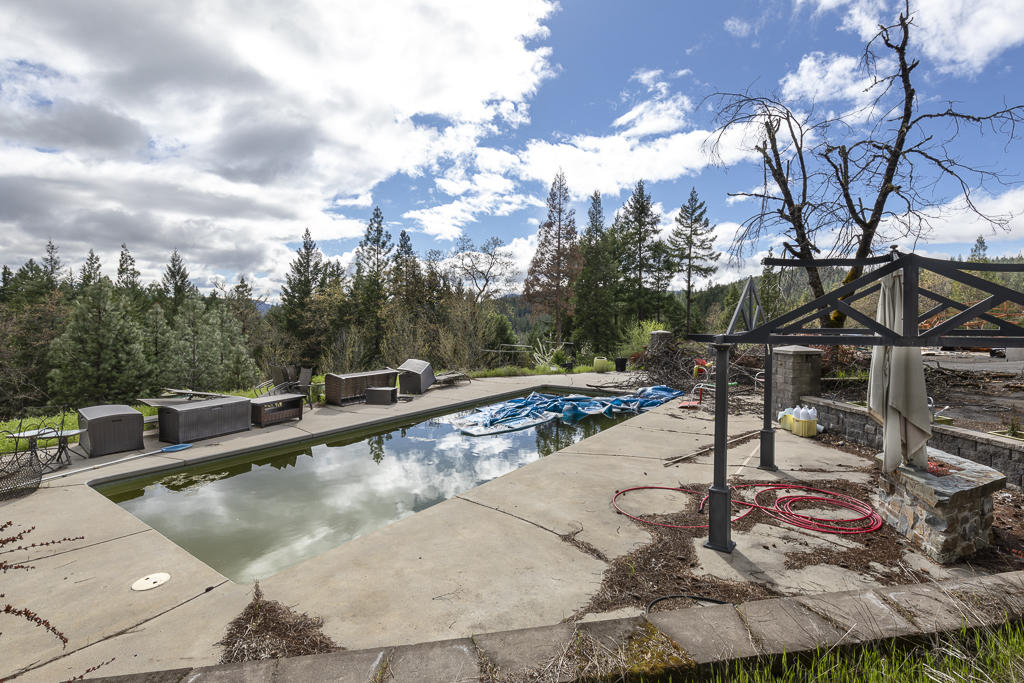 225 Flounce Rock Road Prospect, OR 97536 - Photo 18 of 28 16