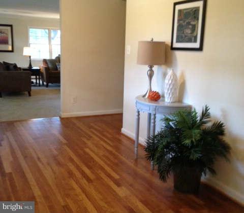 14007 Old Hanover Road Reisterstown, MD 21136 - Photo 3 of 21 Foyer