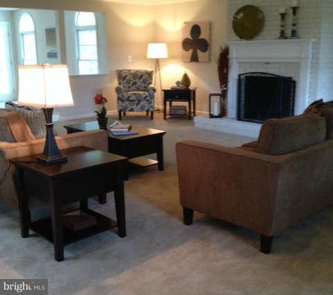 14007 Old Hanover Road Reisterstown, MD 21136 - Photo 5 of 21 Living Room