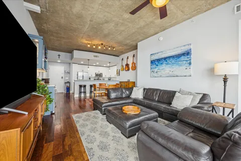 $949,000 | 360 Nueces Street, Unit 4009, Austin, TX 78701