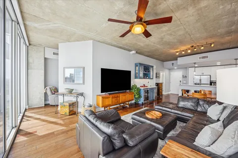 $949,000 | 360 Nueces Street, Unit 4009, Austin, TX 78701