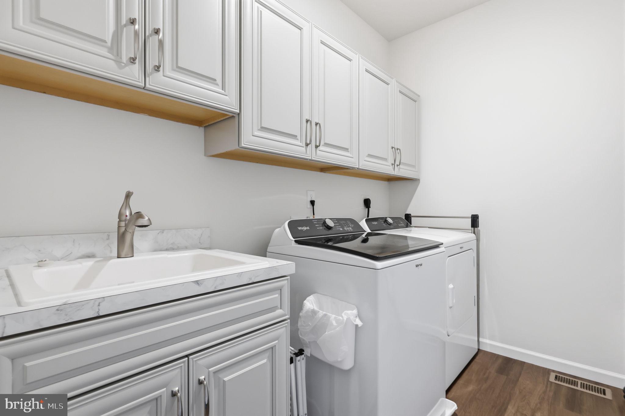 113 Cameron Lane Lititz, PA 17543 - Photo 52 of 79 Laundry Room/Laundry Center
