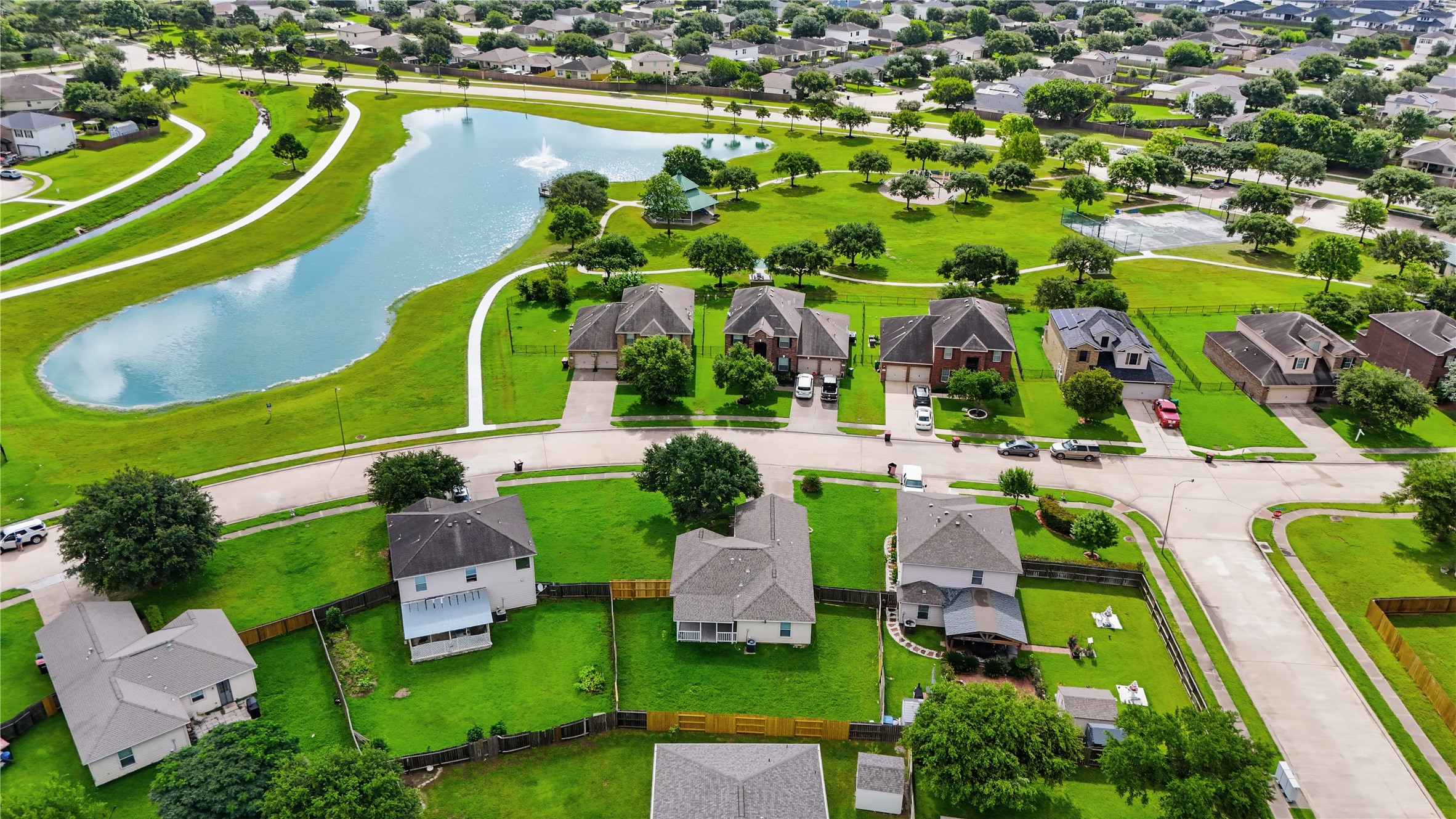 6906 Rambling Brook Lane Richmond, TX 77469 - Photo 17 of 34