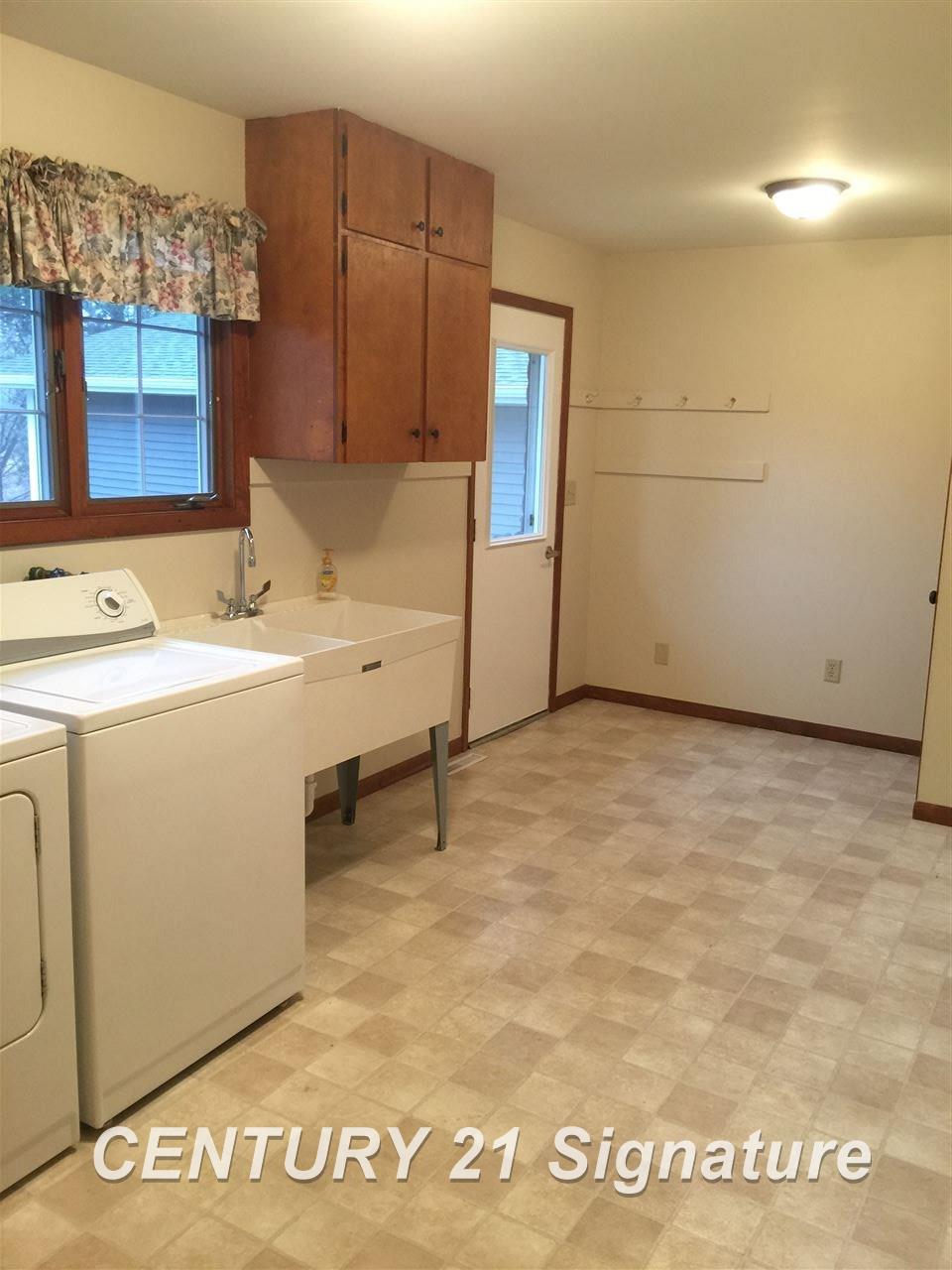 6847 Midland Road Freeland, MI 48623 - Photo 13 of 19