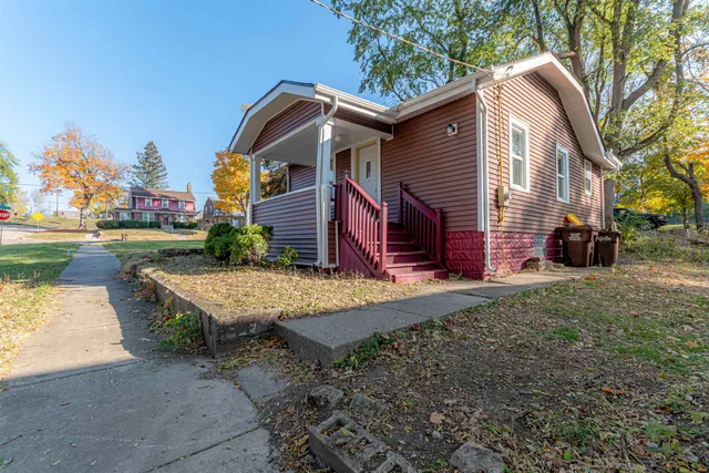 $99,900 | 210 Stewart Avenue, Rockford, IL 61102