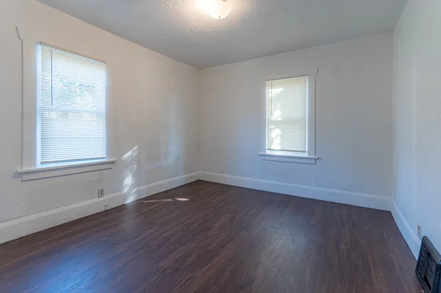 $99,900 | 210 Stewart Avenue, Rockford, IL 61102