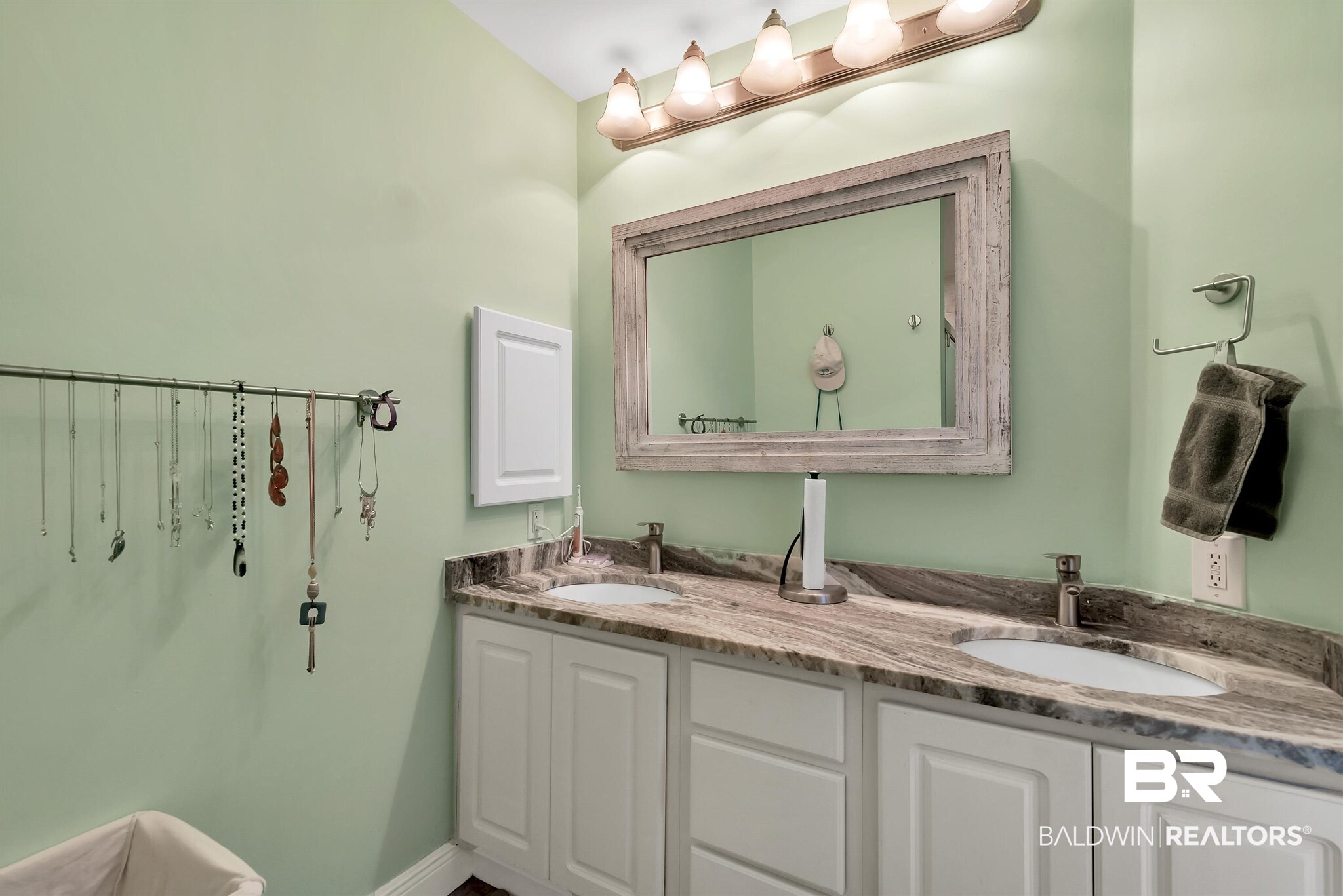 27282 Canal Road, Unit 112 Orange Beach, AL 36561 - Photo 12 of 47 Dual Vanities Master Bath