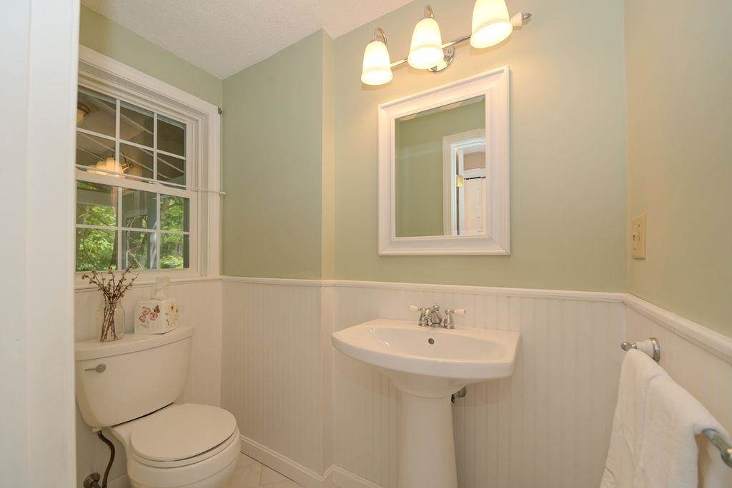 4 Heritage Hill Road Windham, NH 03087 - Photo 26 of 32