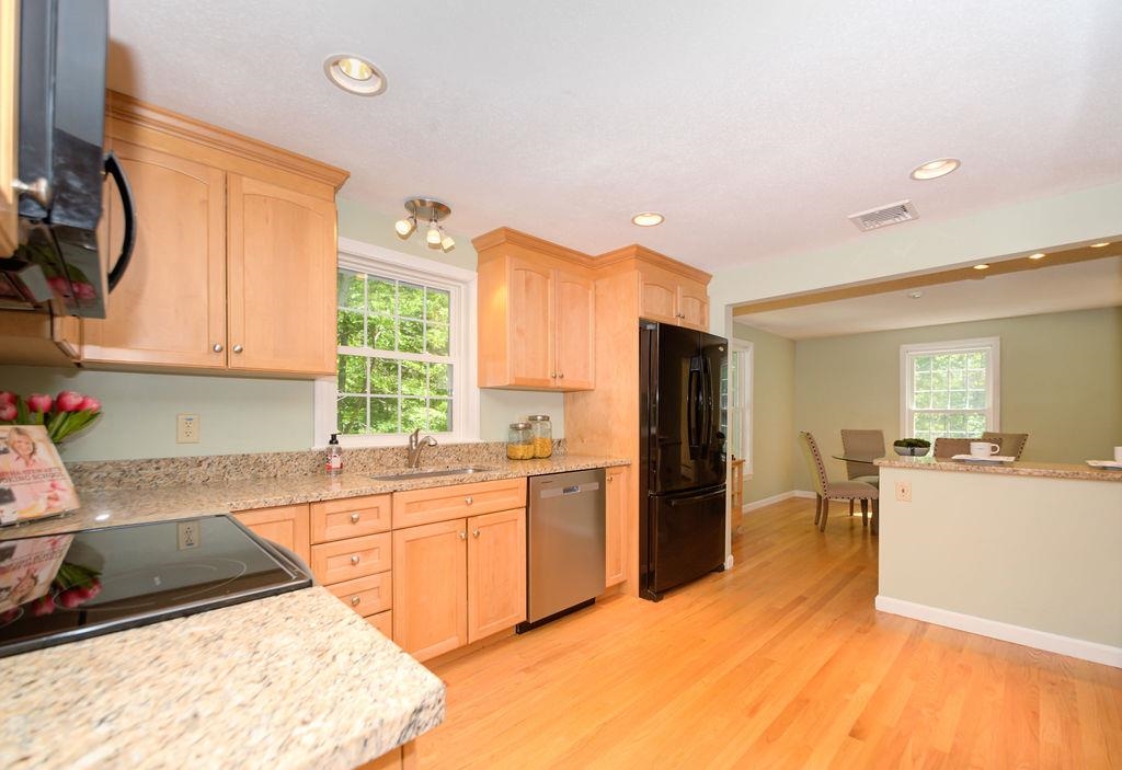 4 Heritage Hill Road Windham, NH 03087 - Photo 6 of 32