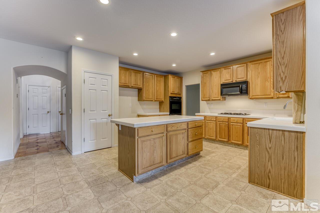 3717 Calgary Drive Reno, NV 89511 - Photo 4 of 39 Photo 4