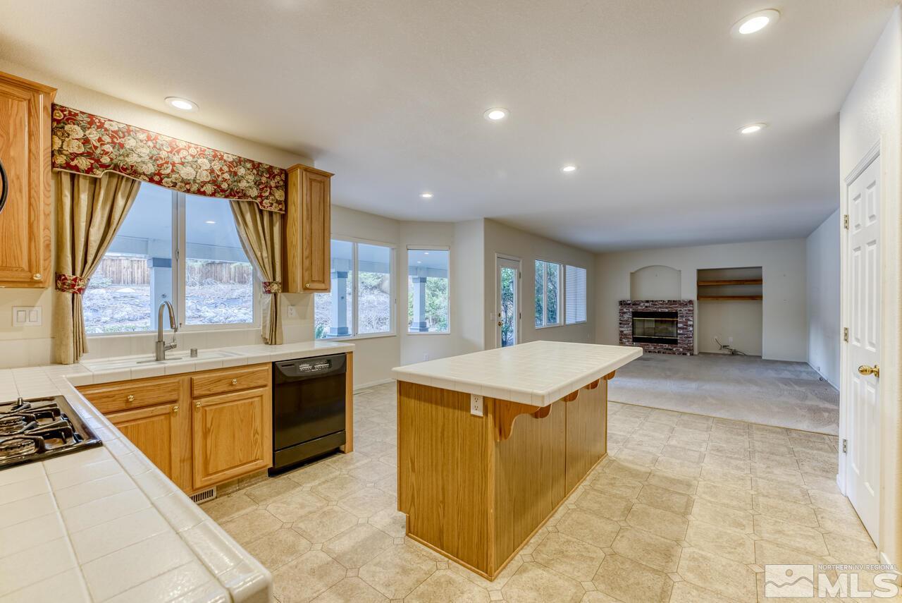 3717 Calgary Drive Reno, NV 89511 - Photo 5 of 39 Photo 5