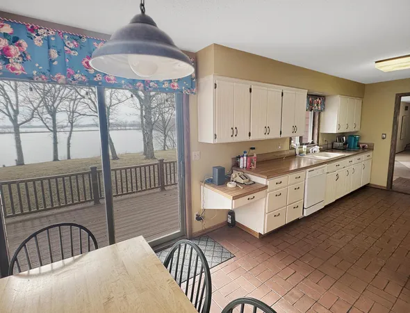 $650,000 | 74 Deerpath Road, Tracy, MN 56175