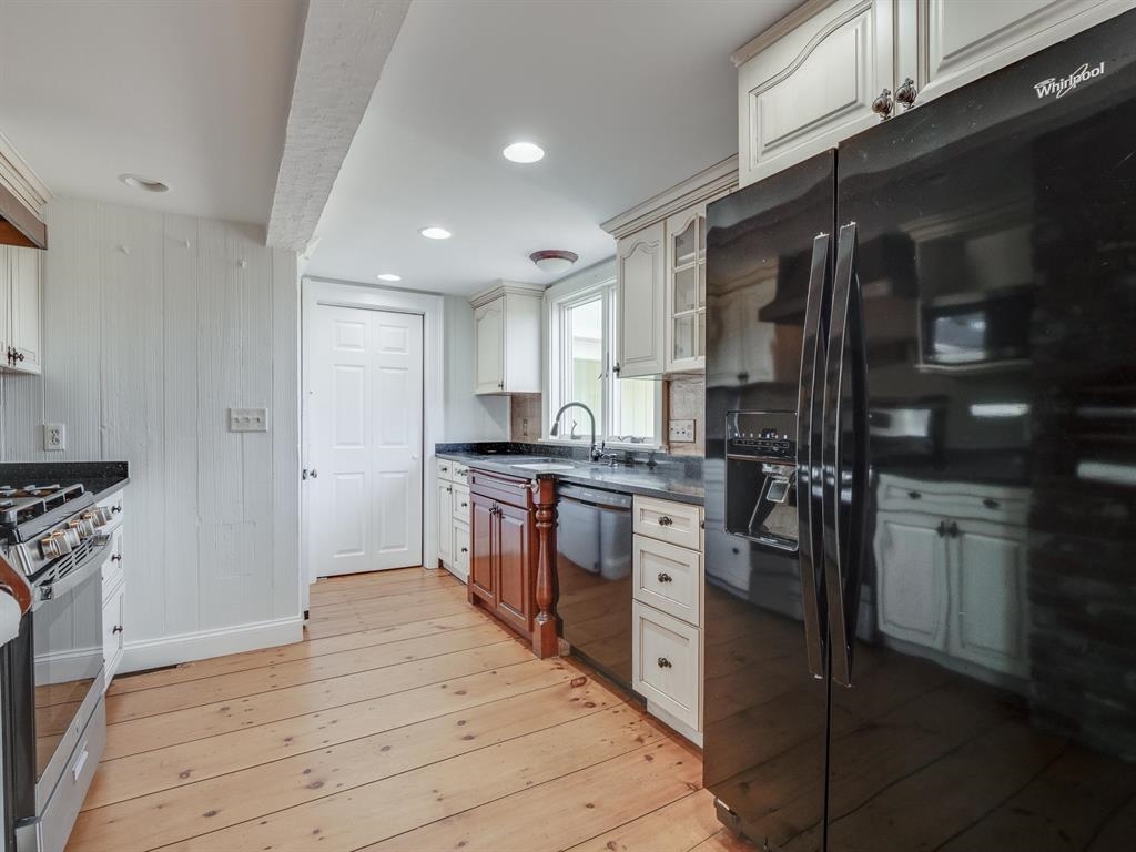 210 Daniel Plummer Road Goffstown, NH 03045 - Photo 5 of 22