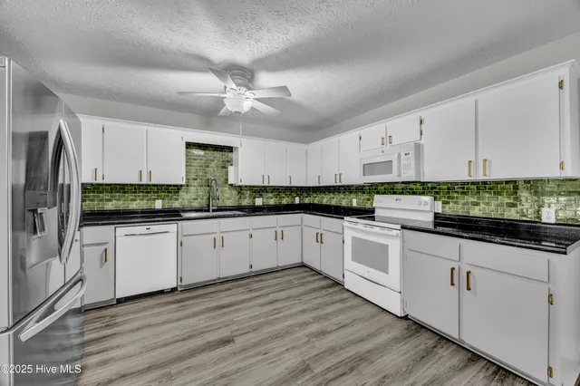 $2,350 | 14 Creekstone Lane, Castle Hayne, NC 28429