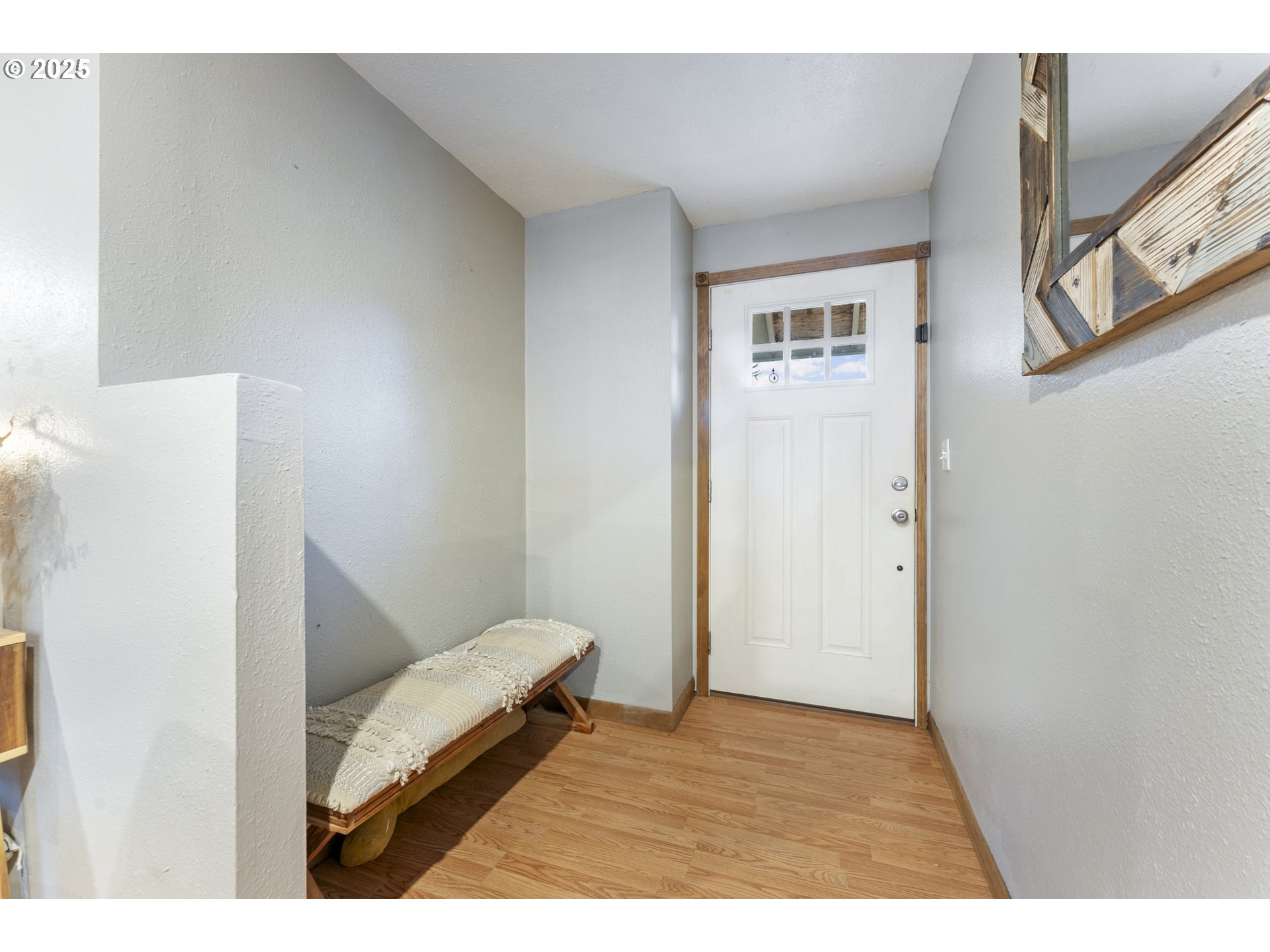 39650 Davis Street Sandy, OR 97055 - Photo 5 of 25 Entrance/Foyer