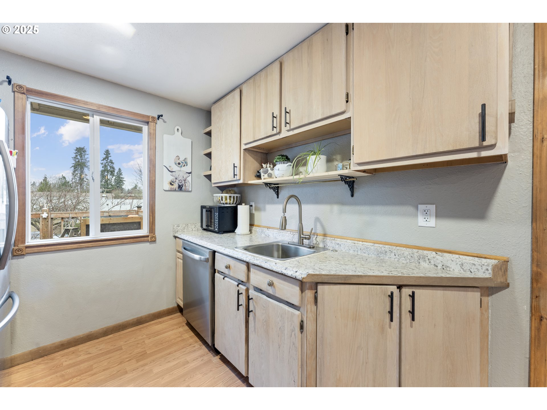 39650 Davis Street Sandy, OR 97055 - Photo 10 of 25 Kitchen