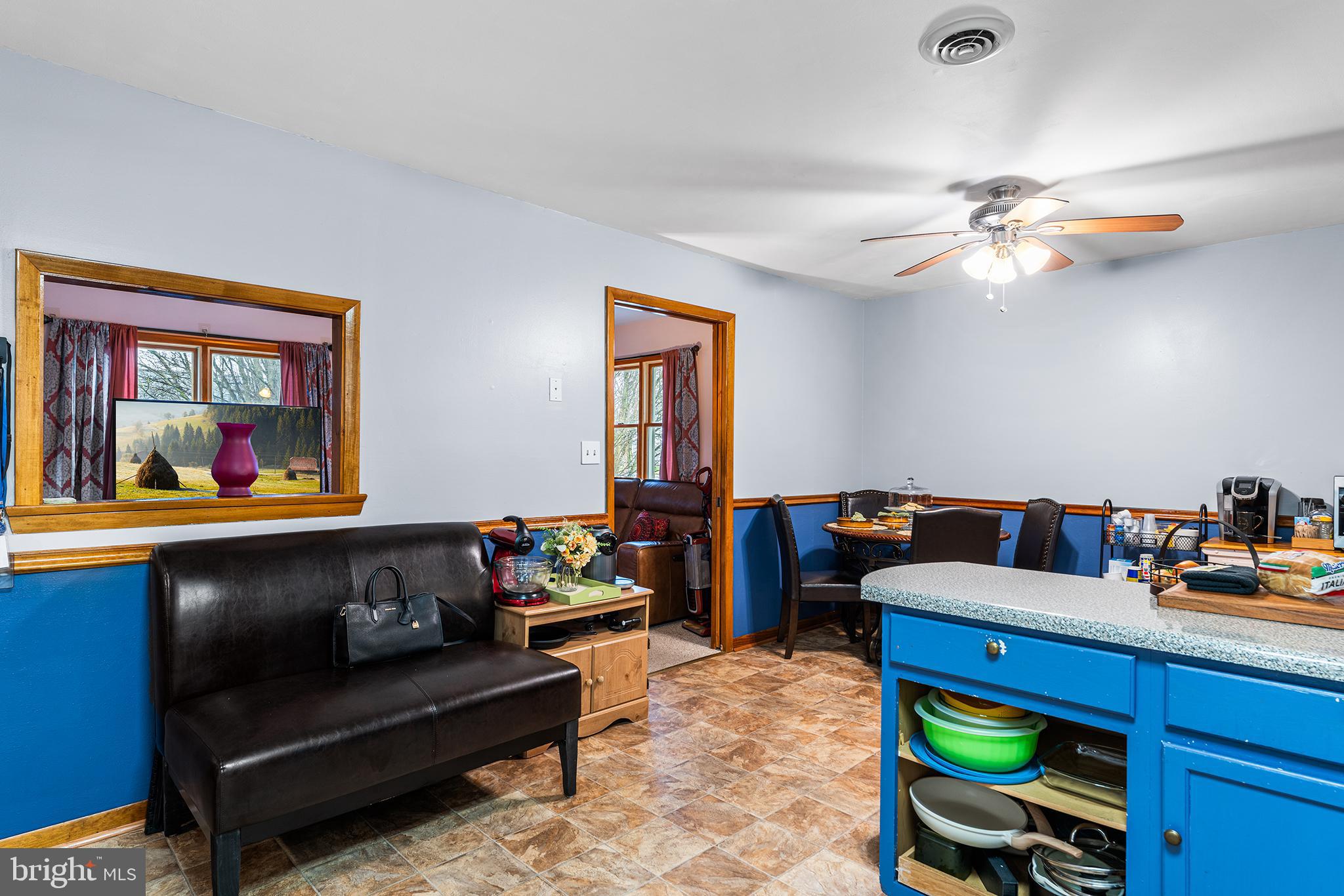 131 Quaker Road Pennsville, NJ 08070 - Photo 11 of 36 a living room with furniture and a window