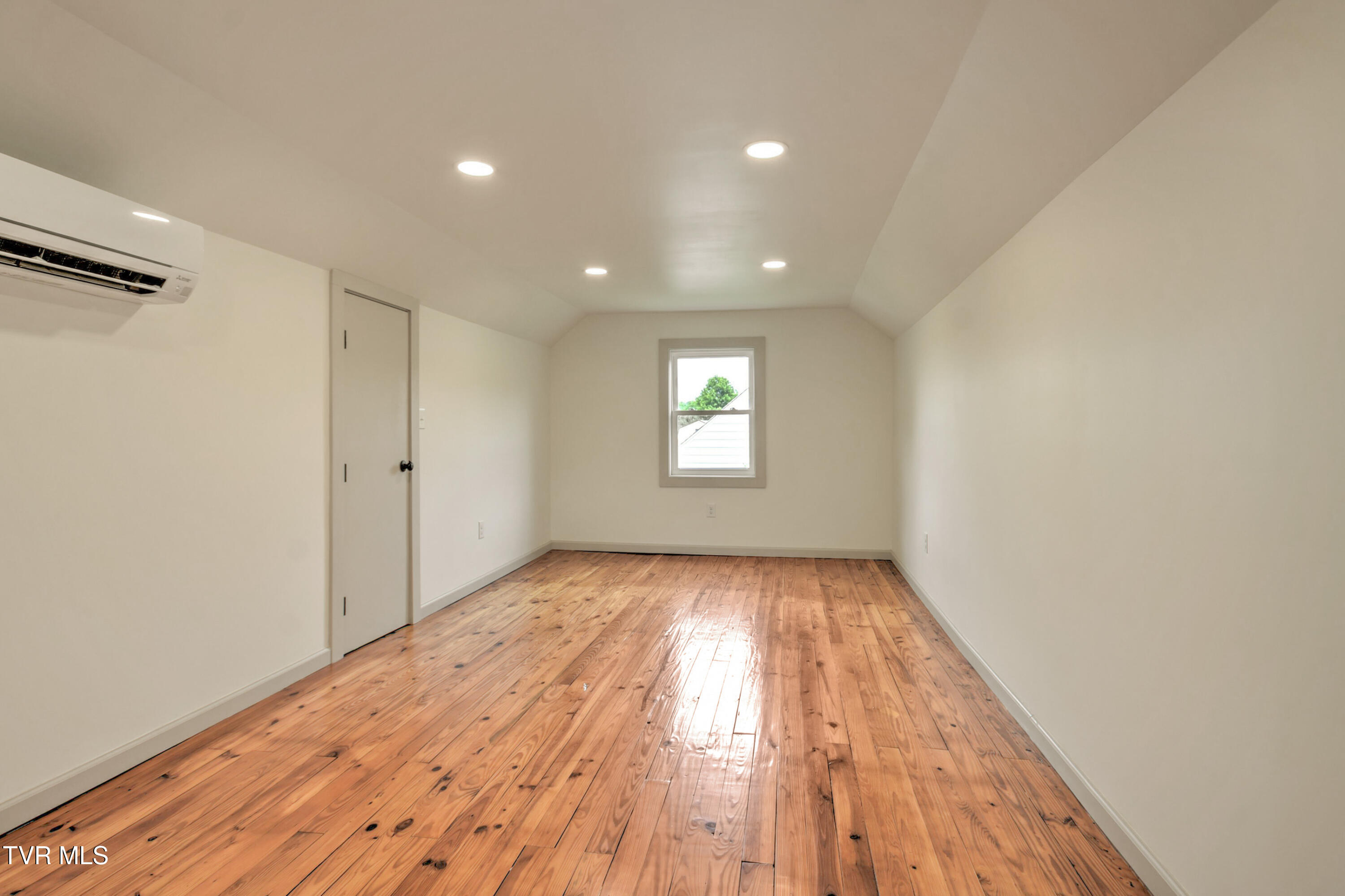 268 Cherokee Road Bristol, VA 24201 - Photo 28 of 43 2678 Cherokee DB-31