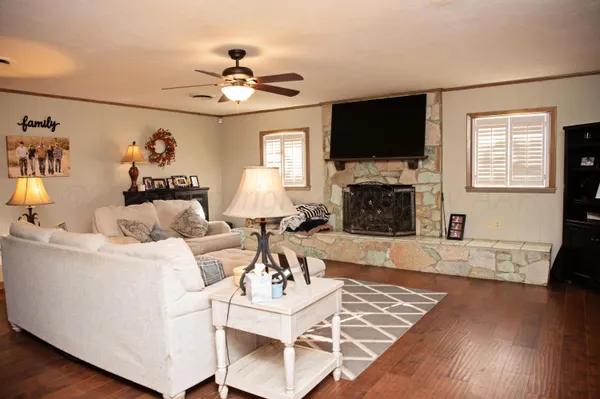 $260,000 | 101 Douglas Street, Hereford, TX 79045