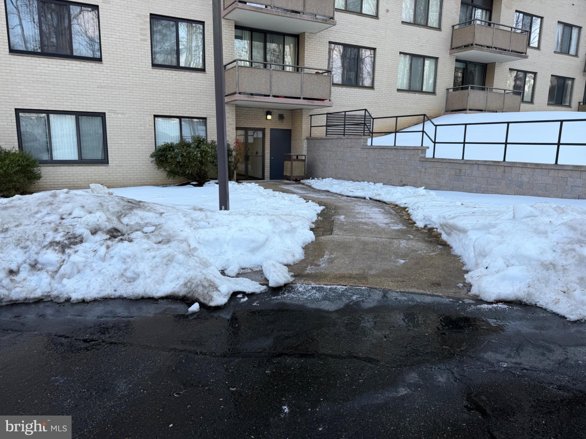 5225 Pooks Hill Road, Unit C29N Bethesda, MD 20814 - Photo 27 of 54 Entrance to C Level from Back Parking Lot