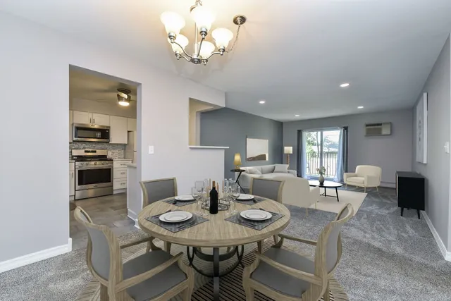 $190,000 | 6630 South Brainard Avenue, Unit 203, Countryside, IL 60525