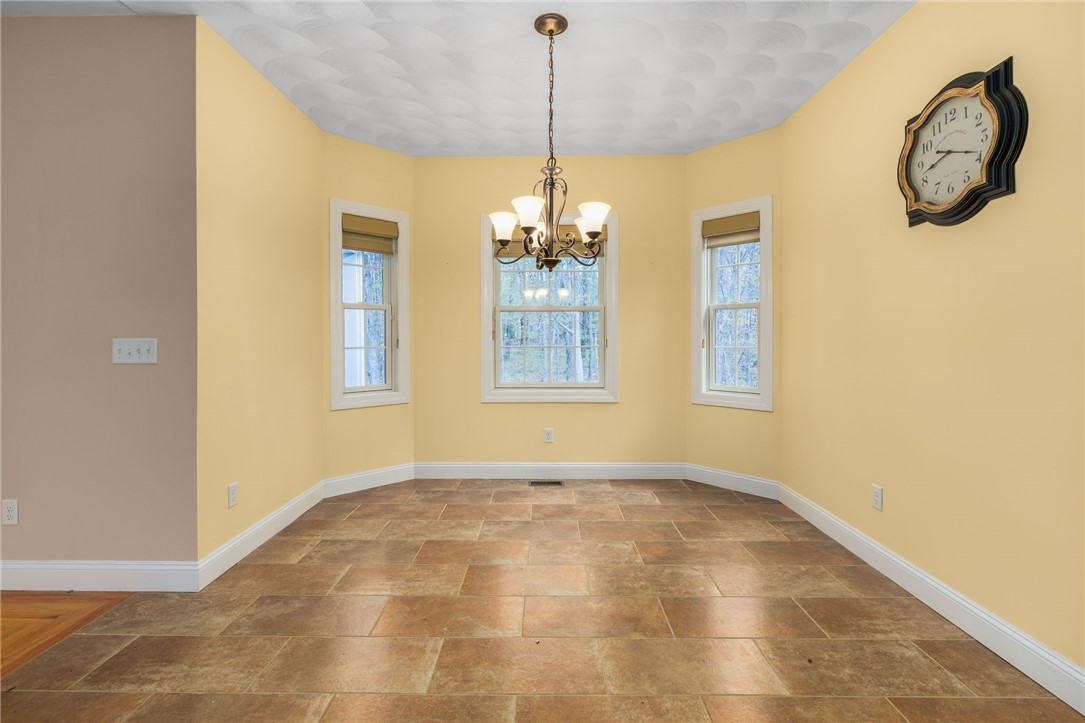 136 Rome Court Cranston, RI 02921 - Photo 17 of 35