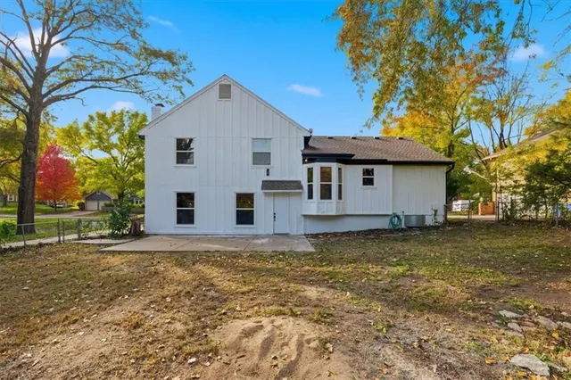 $435,000 | 10051 Melrose Drive, Overland Park, KS 66214