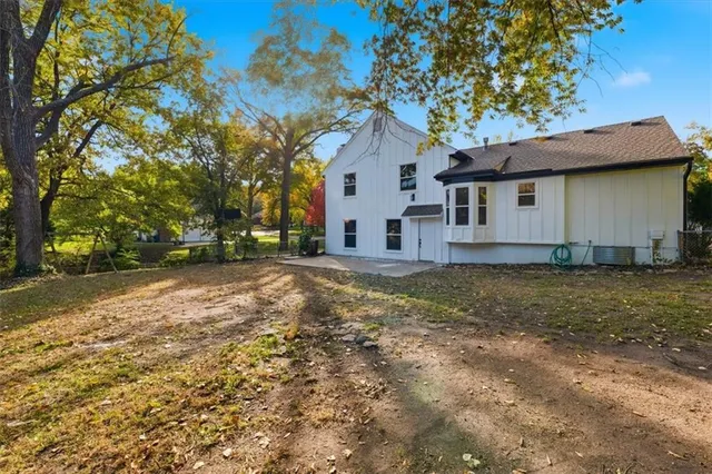 $435,000 | 10051 Melrose Drive, Overland Park, KS 66214
