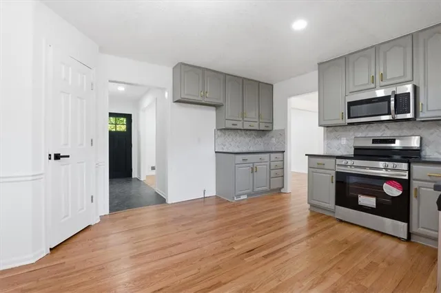 $435,000 | 10051 Melrose Drive, Overland Park, KS 66214