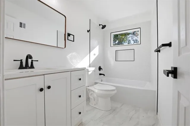 $435,000 | 10051 Melrose Drive, Overland Park, KS 66214