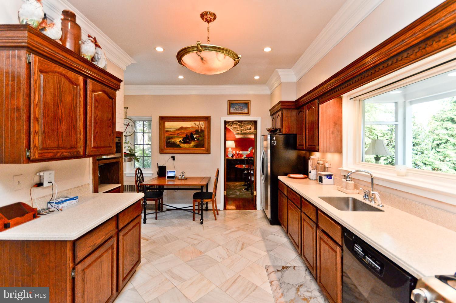 1847 Middlebridge Drive Silver Spring, MD 20906 - Photo 20 of 64 Huge Window, crown molding, ceramic floors