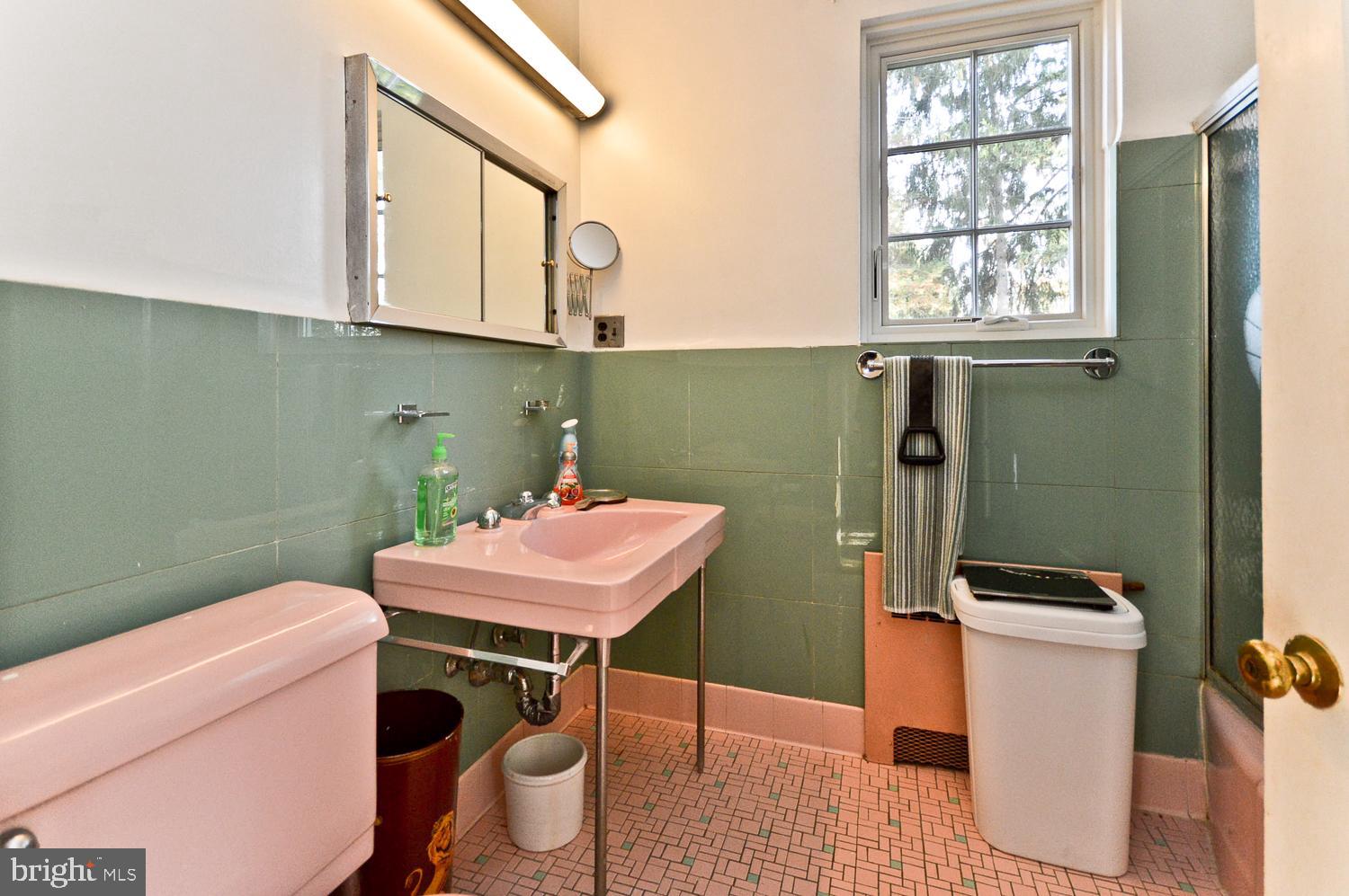 1847 Middlebridge Drive Silver Spring, MD 20906 - Photo 42 of 64 Primary Room Full bath