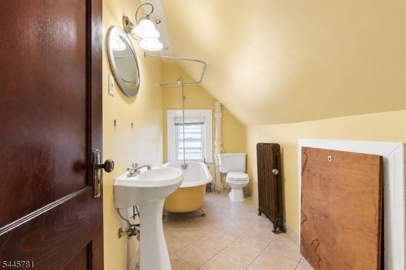 585 Ridge Street Newark, NJ 07104 - Photo 23 of 34