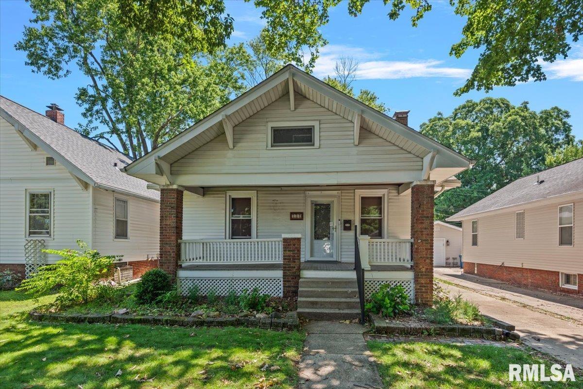 804 South Columbia Avenue Springfield, IL 62704 - Photo 1 of 17
