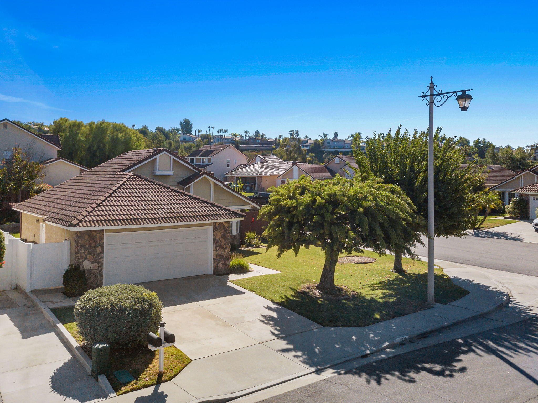 7900 East Bauer Road Anaheim, CA 92808 - Photo 2 of 27 1-web-or-mls-BCBauer_1021_001