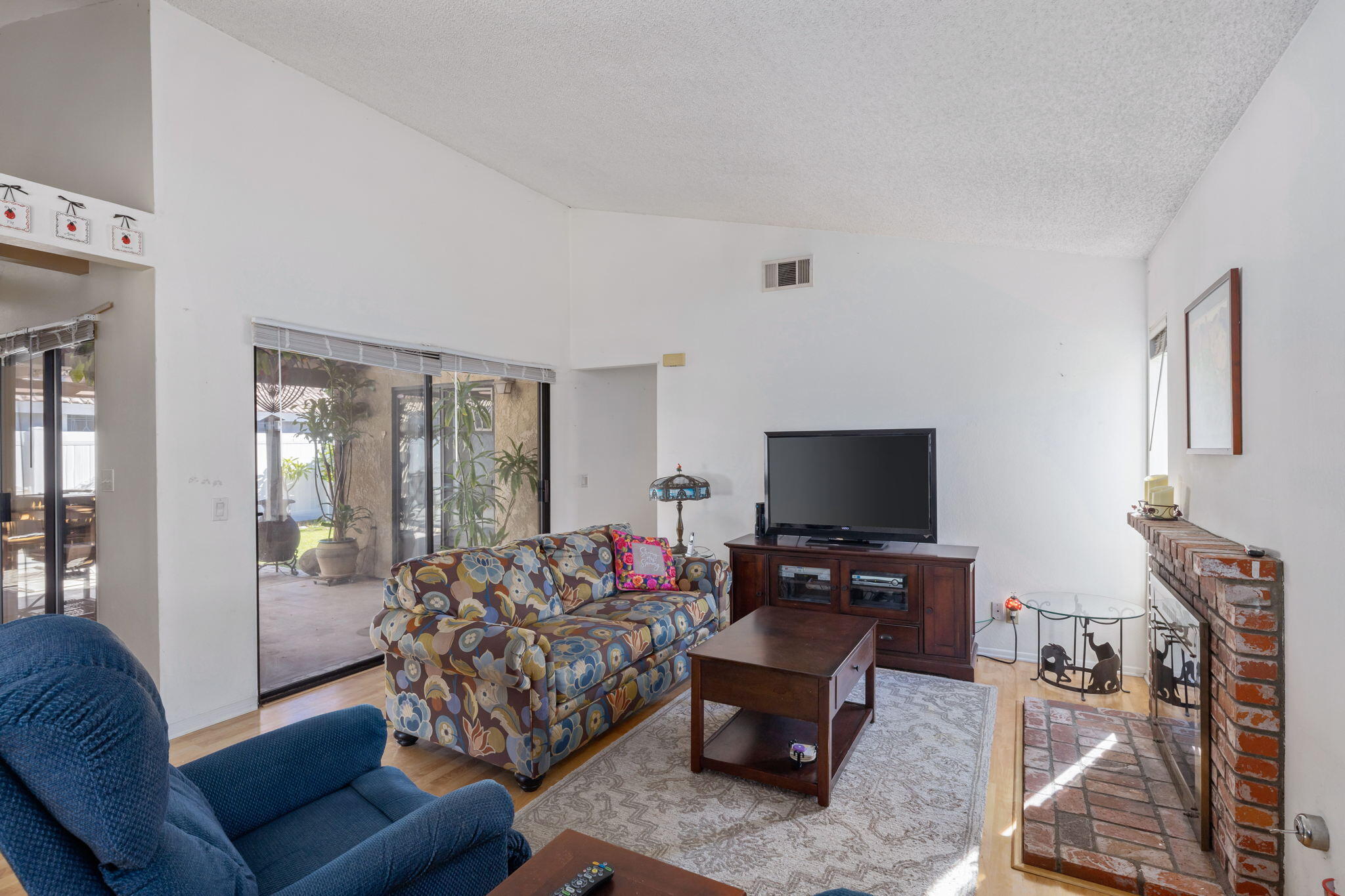 7900 East Bauer Road Anaheim, CA 92808 - Photo 10 of 27 10-web-or-mls-BCBauer_1021_010