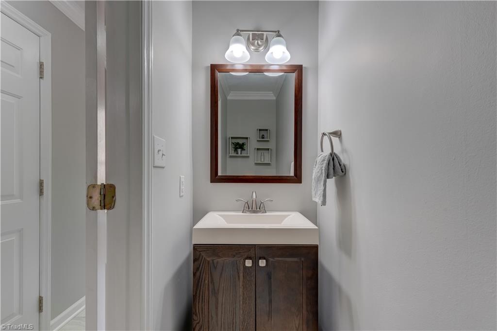 4025 Queens Grant Road Jamestown, NC 27282 - Photo 15 of 30