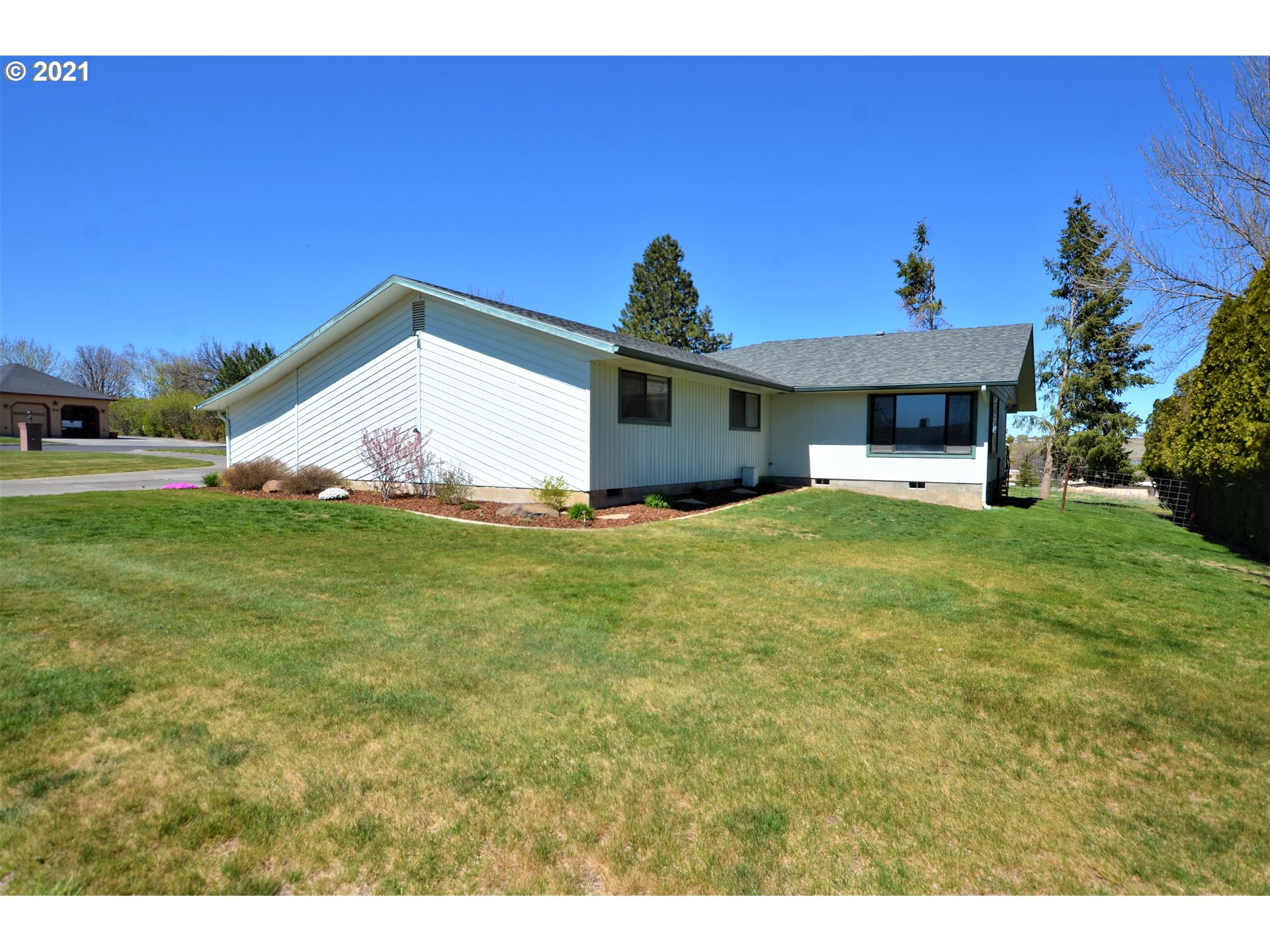 1800 Southwest Athens Way Pendleton, OR 97801 - Photo 3 of 29